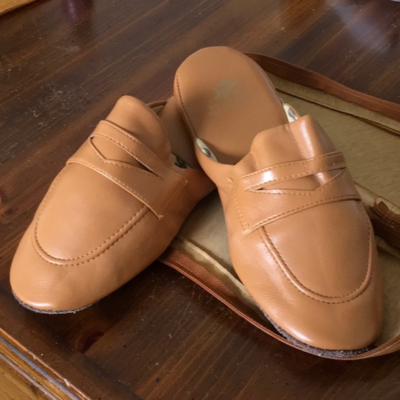 mens travel slippers with case